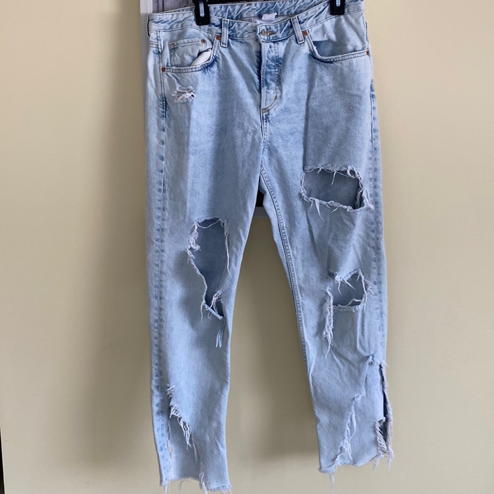 Gorgeous destressed jeans light blue colour ❤️😍excellent used condition ❤️😍
